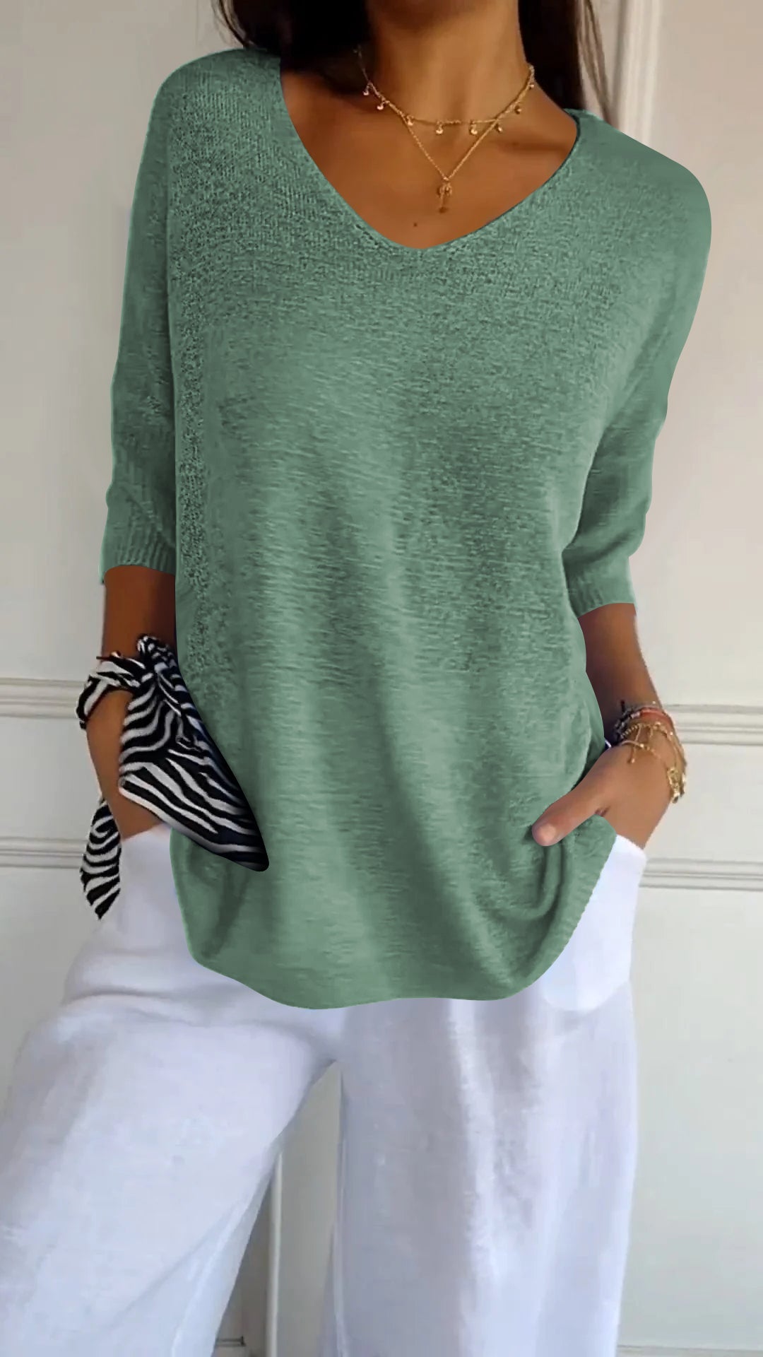 Luxe - V neck mesh top