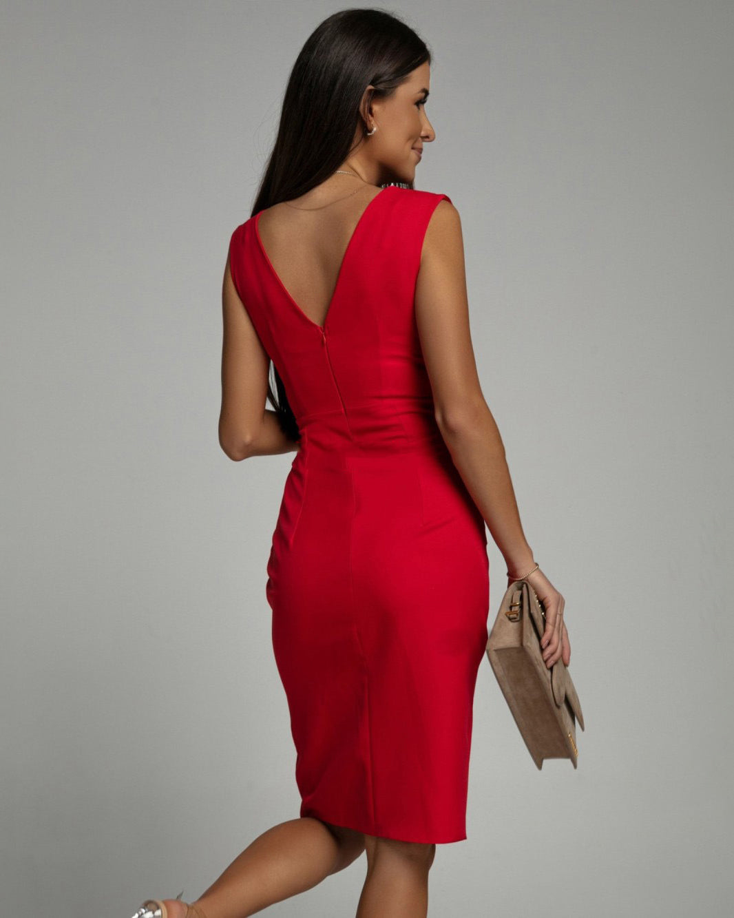 Sariah - Fitted dress with V-neckline