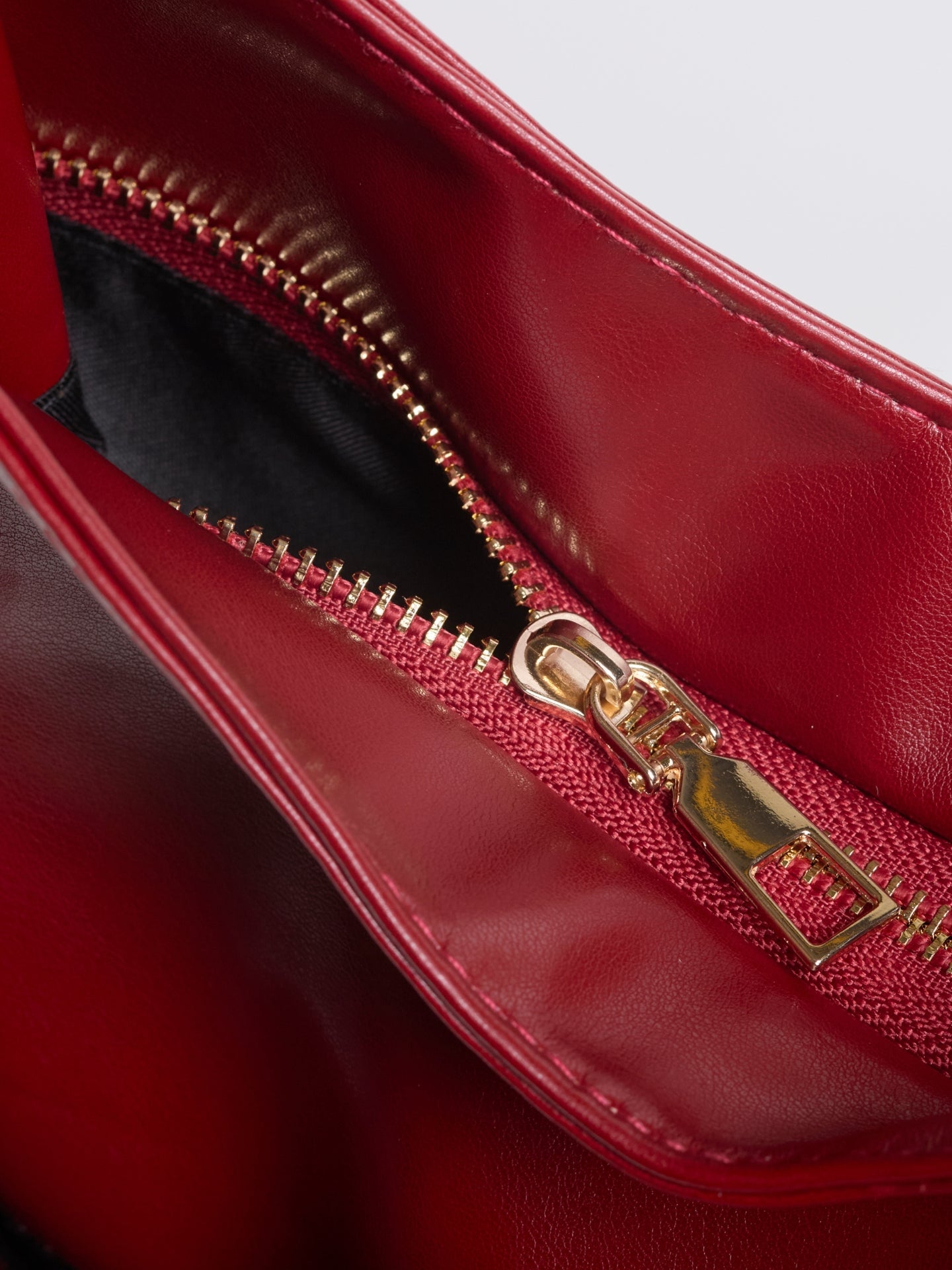 Bella Noir Shoulder Bag