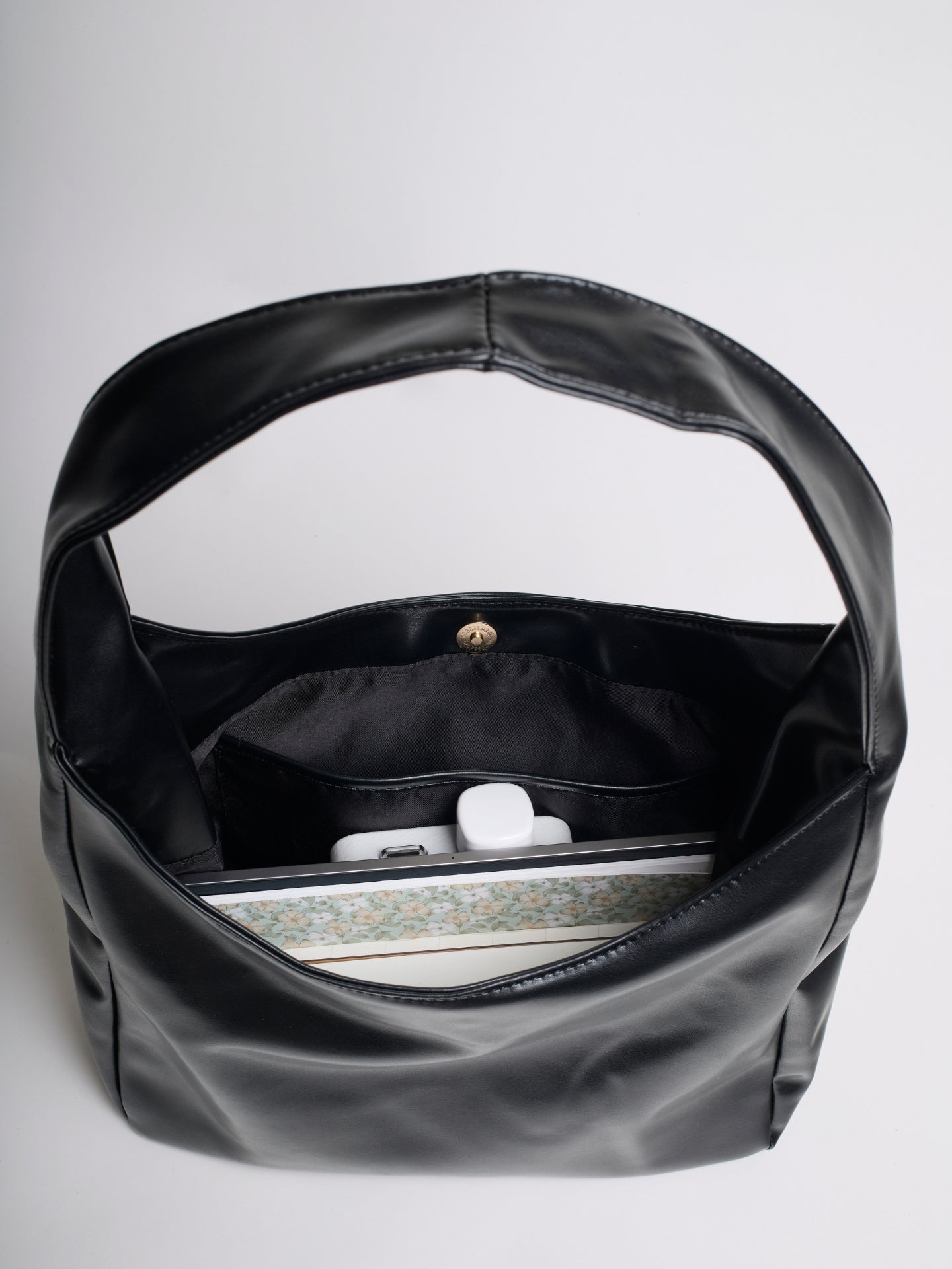 Bella Noir Shoulder Bag
