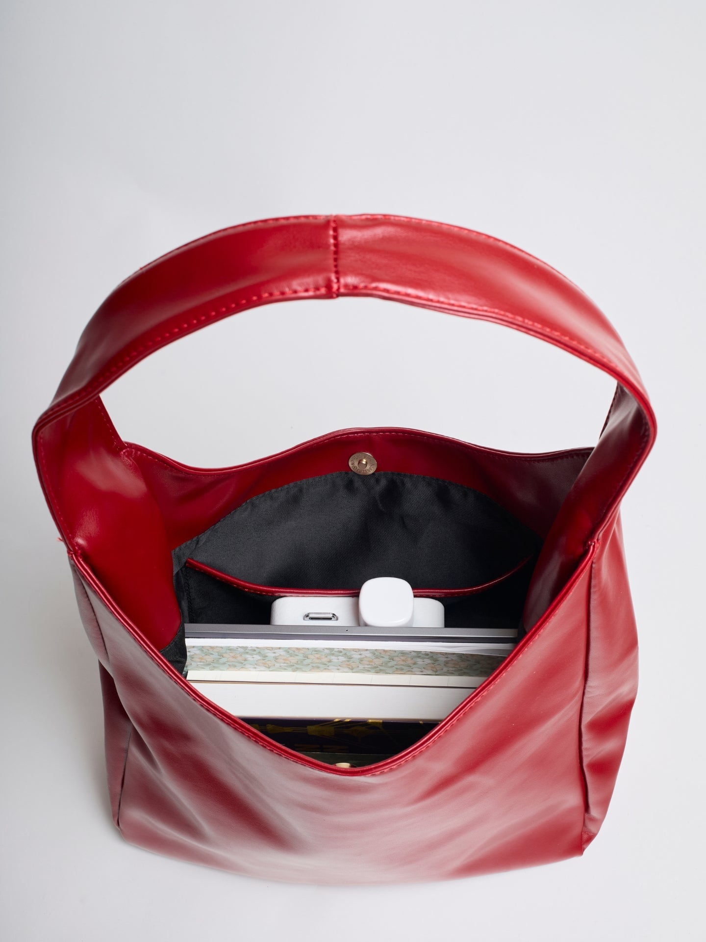 Bella Noir Shoulder Bag