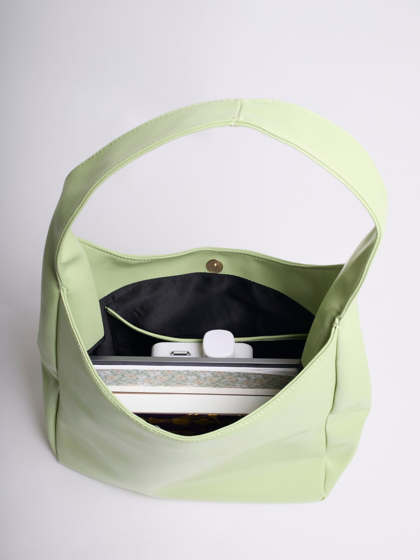 Bella Noir Shoulder Bag