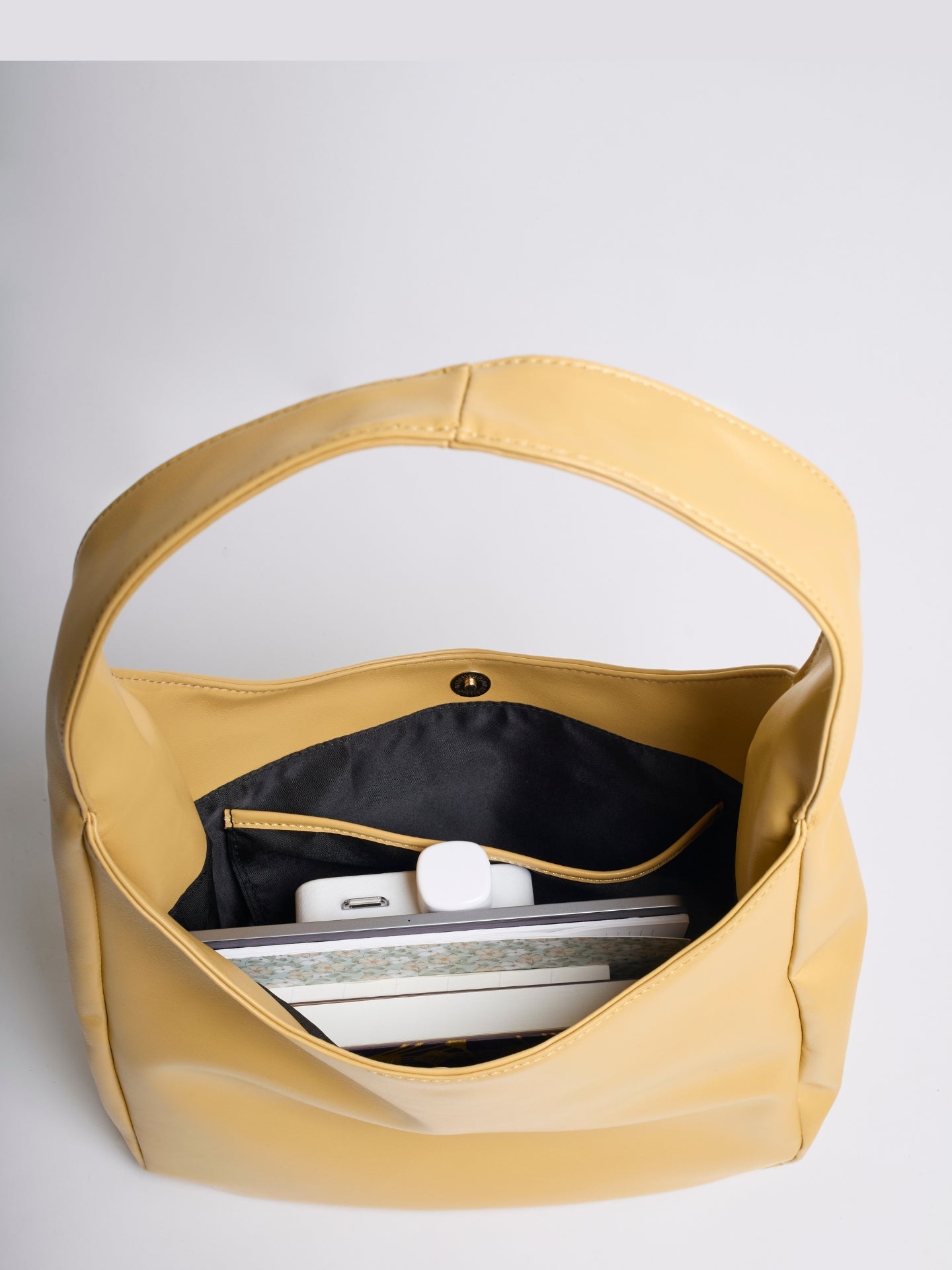 Bella Noir Shoulder Bag