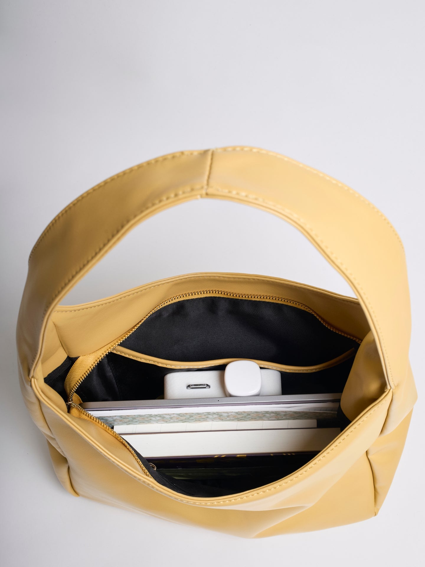 Bella Noir Shoulder Bag