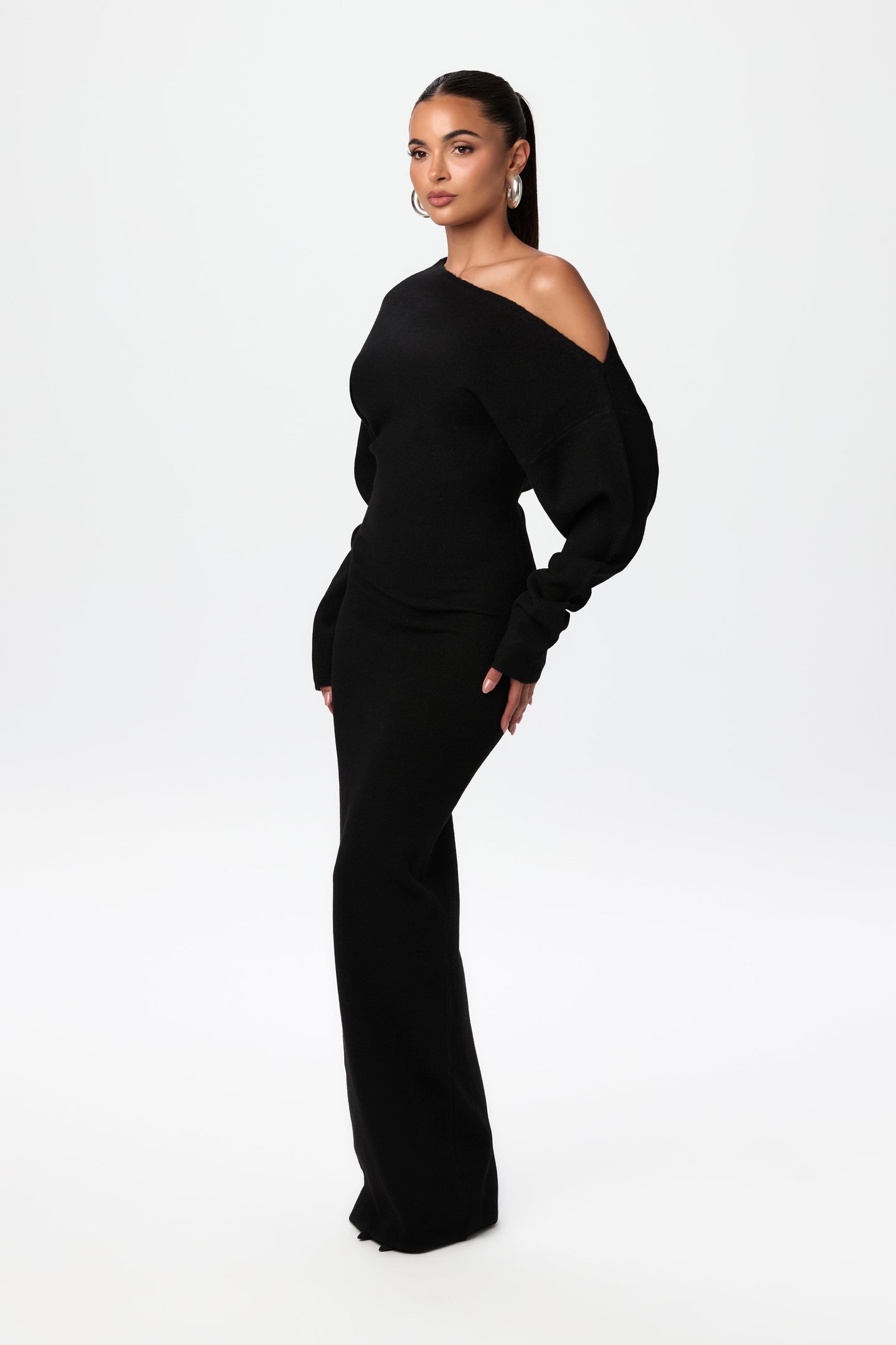Talmaiya - Off shoulder sweater dress