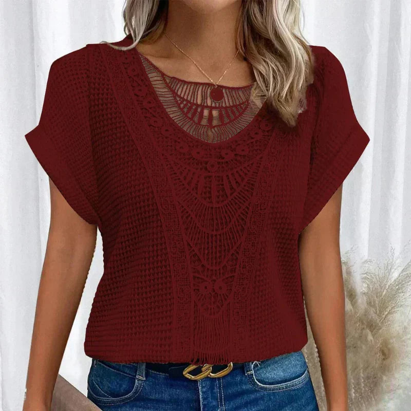 Qalyssa - Elegant top with a flowing cut