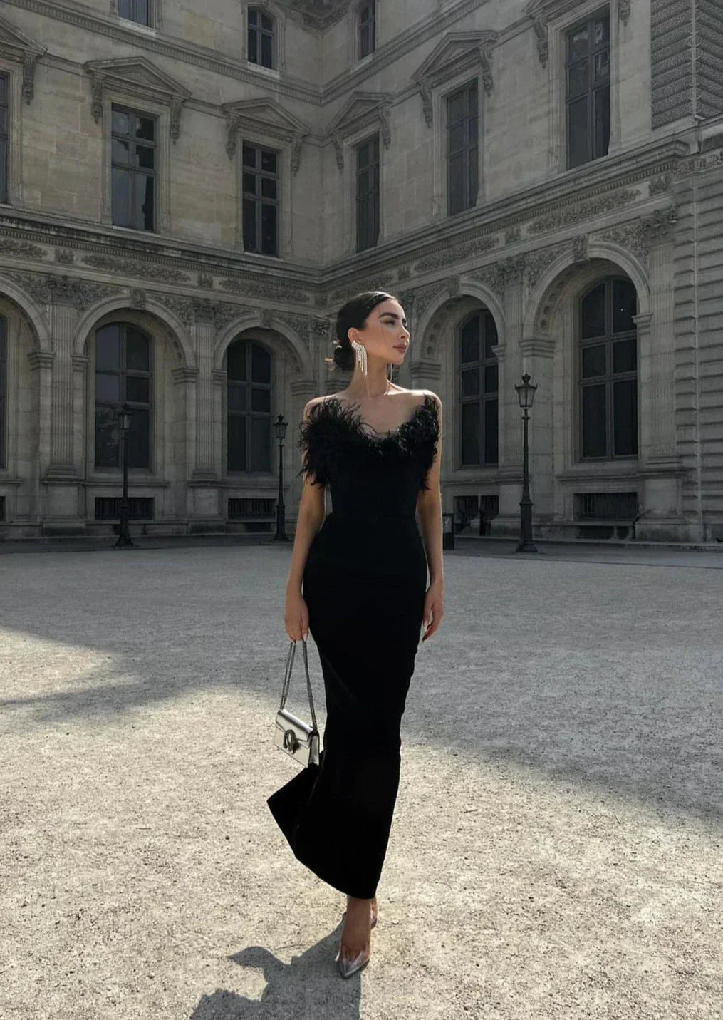 Anastasia - Luxurious Feather Dress
