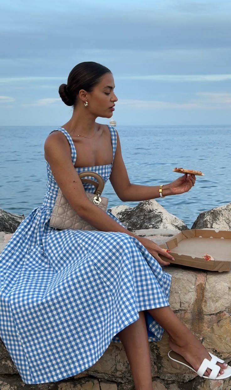 Ariana - Sleeveless Midi Sundress