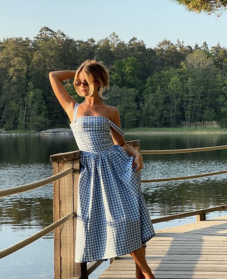Ariana - Sleeveless Midi Sundress