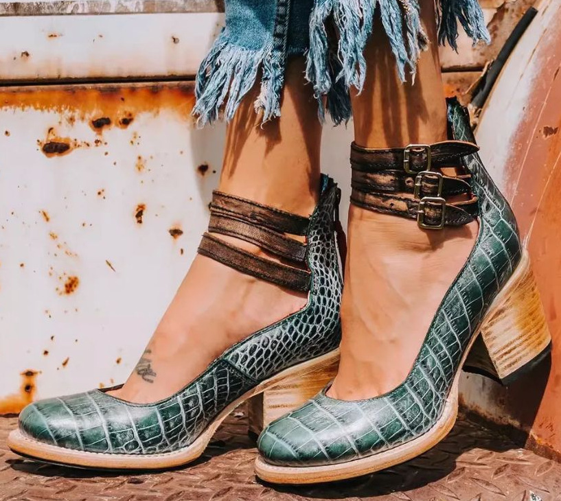 Halinor - Buckled leather heels